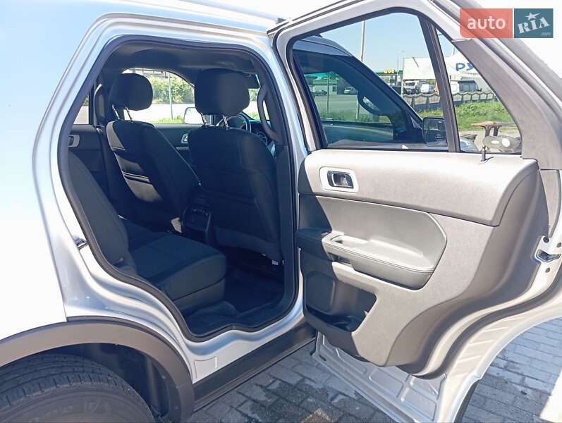 Внедорожник / Кроссовер Ford Explorer 2013 в Дубно