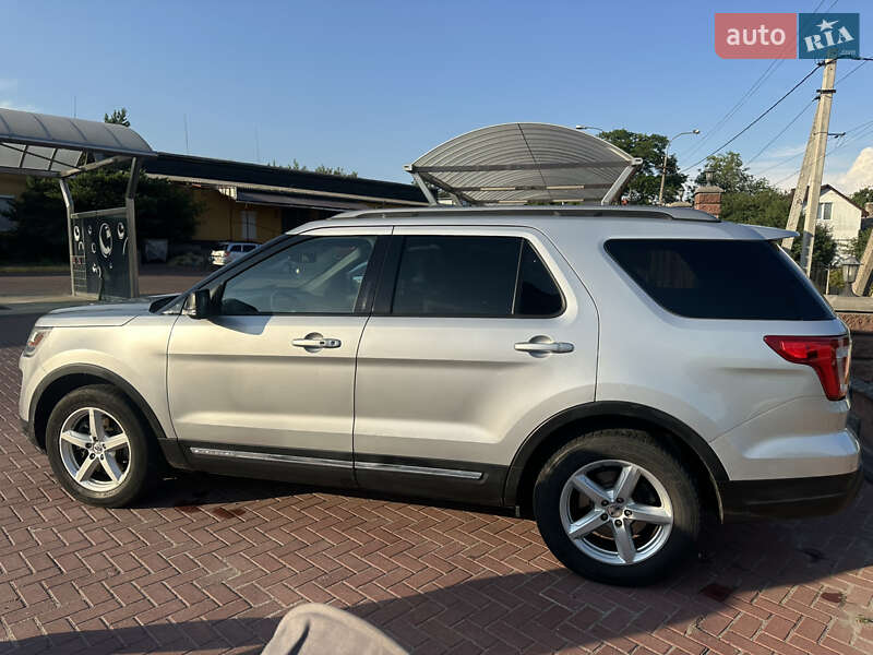 Внедорожник / Кроссовер Ford Explorer 2018 в Ровно