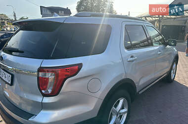 Позашляховик / Кросовер Ford Explorer 2018 в 