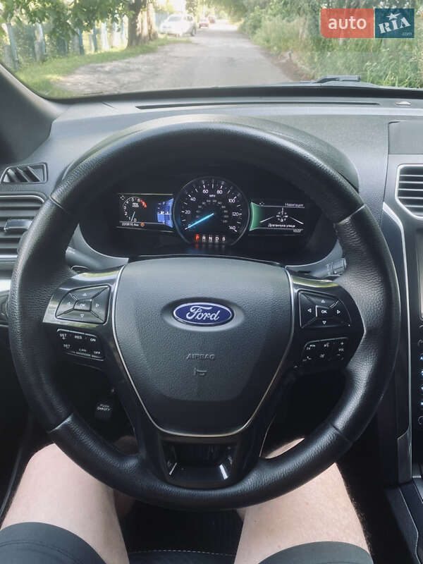 Внедорожник / Кроссовер Ford Explorer 2017 в Ровно