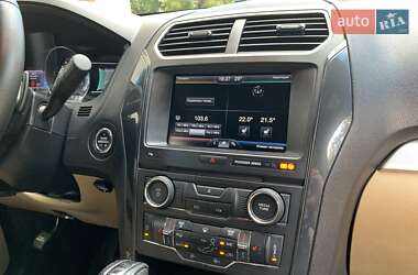 Внедорожник / Кроссовер Ford Explorer 2016 в 