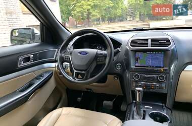 Внедорожник / Кроссовер Ford Explorer 2016 в 