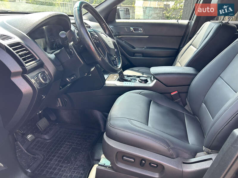 Внедорожник / Кроссовер Ford Explorer 2017 в Ровно
