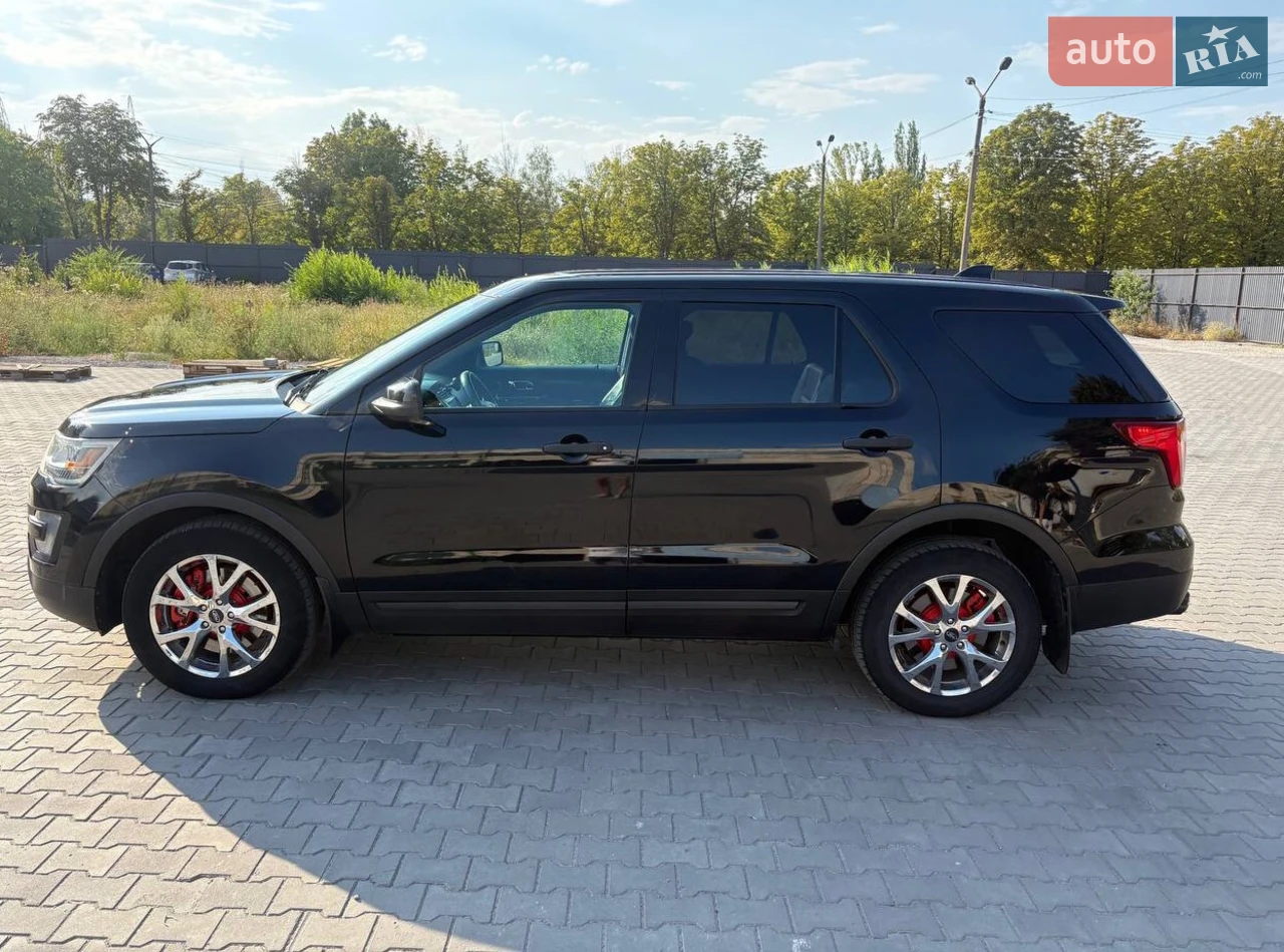 Можливий продаж по перерахунку

В комплекті - 2 комплекта резини з дисками - вся 2021року випуска (літо р18 на хромованих; та зима р18 на типових сталевих);
Передні сидіння - з підігрівами; вентиляцією та всіма електрорегулюваннями) 
Передня та задні камери - з функцією відеореєстратора

Файний повнорозмірний кросовер - на постійному повному приводі; супер-надійному атмосферному 3,7 літровому v6.
Встановлено газ на пробігу 225к. Всі документи додаються.
Реальна витрата в місті 16,5л. газу на 100 км. Можна +-   В мене, наприклад, менше 9,7 (по трассі) не виходило

Експлуатується кожен день. тому з радістю покажу авто в умовах реальної експлуатації

Обмін бажано на Explorer 6го покоління; Expedition; або Транзіт з таким самим мотором 3,7л; Мустанг; Мазератті або щось цікаве - пропонуйте. Можливо, навіть якась електричка - Модел Х. Доплата в обидва кінці