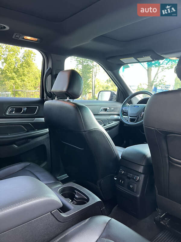 Позашляховик / Кросовер Ford Explorer 2016 в Івано-Франківську