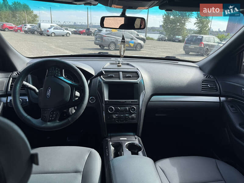 Внедорожник / Кроссовер Ford Explorer 2016 в Киеве