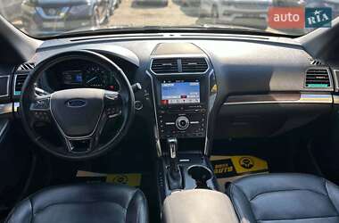 Внедорожник / Кроссовер Ford Explorer 2017 в 