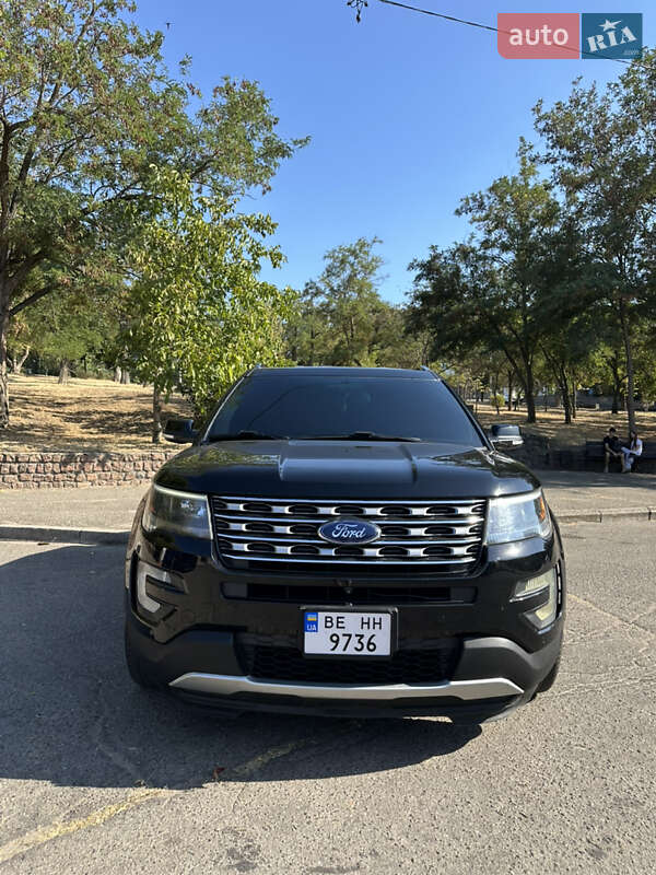 Позашляховик / Кросовер Ford Explorer 2016 в 