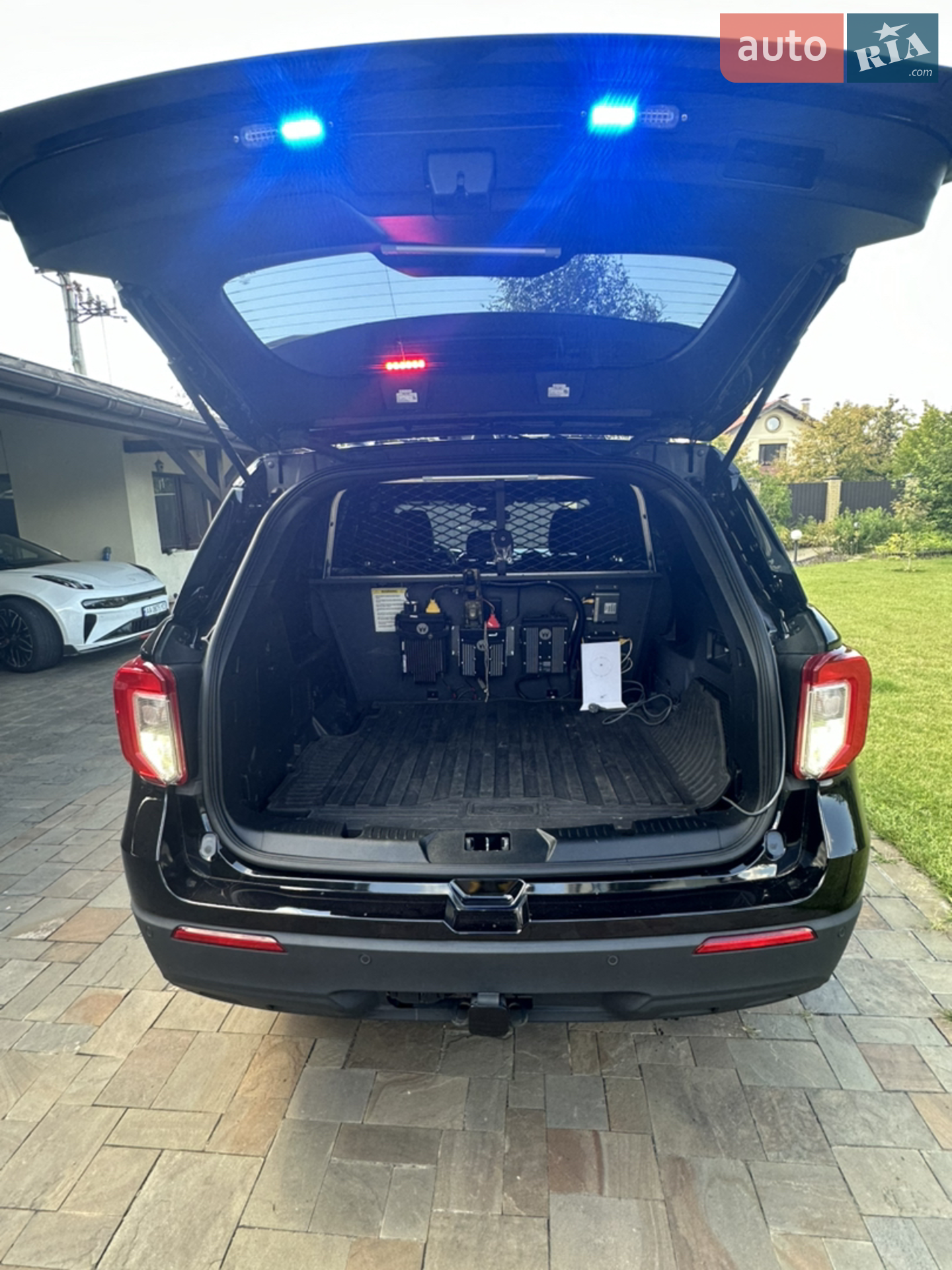2022 Ford Explorer - мініатюра 9