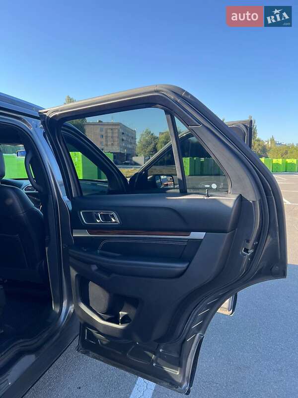 Внедорожник / Кроссовер Ford Explorer 2018 в Каменец-Подольском