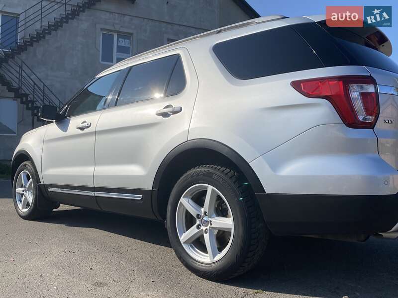 Внедорожник / Кроссовер Ford Explorer 2017 в Ковеле