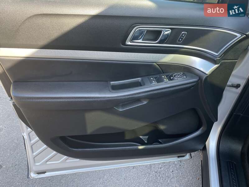 Внедорожник / Кроссовер Ford Explorer 2017 в Ковеле