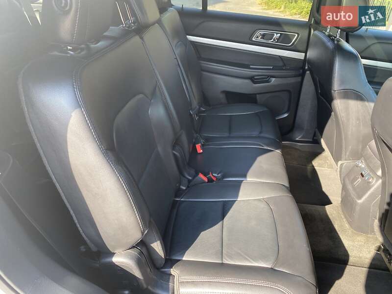 Внедорожник / Кроссовер Ford Explorer 2017 в Ковеле