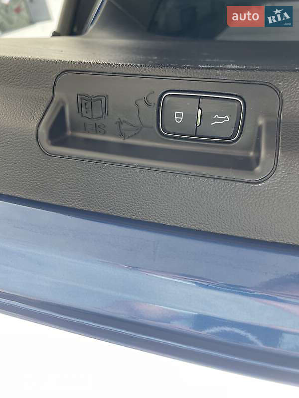 Позашляховик / Кросовер Ford Explorer 2020 в Вараші