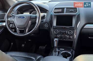 Внедорожник / Кроссовер Ford Explorer 2016 в 
