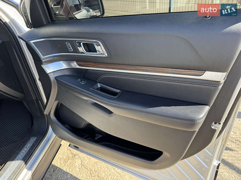 Позашляховик / Кросовер Ford Explorer 2018 в Києві