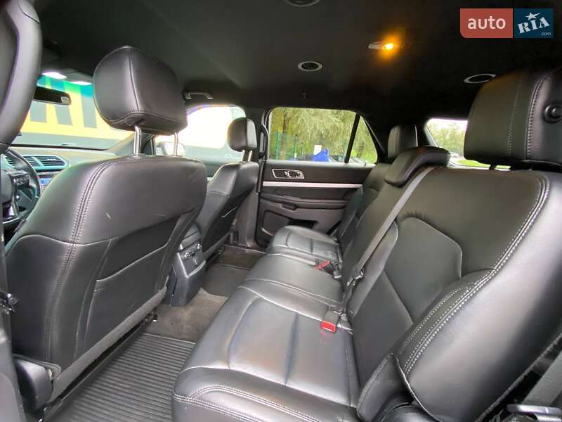 Внедорожник / Кроссовер Ford Explorer 2016 в Хмельницком