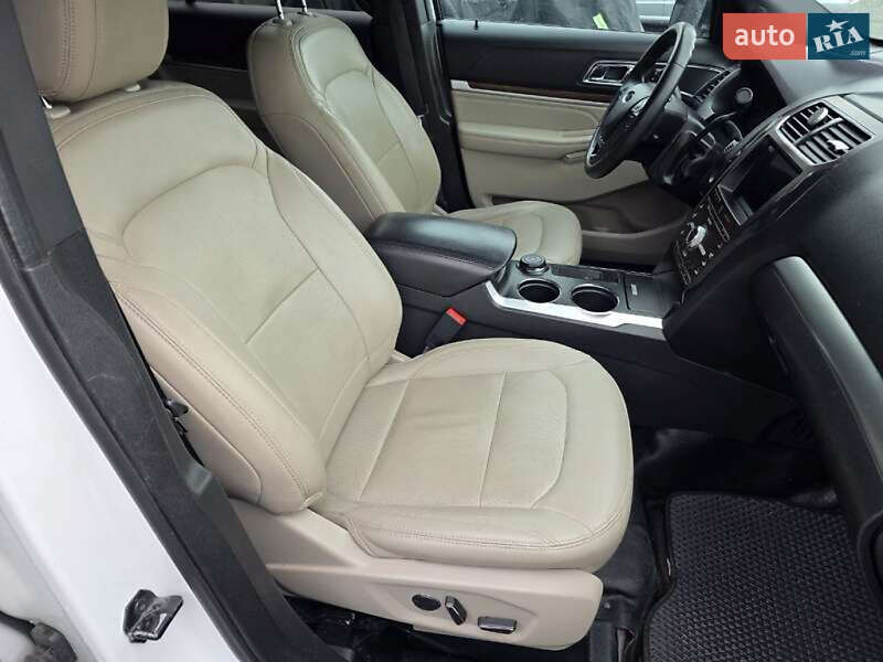 Внедорожник / Кроссовер Ford Explorer 2016 в Тернополе