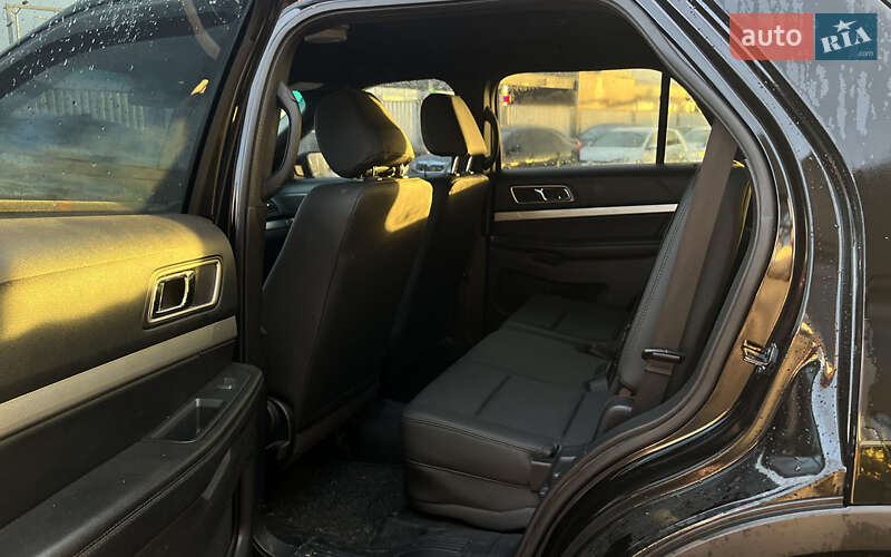 Позашляховик / Кросовер Ford Explorer 2016 в Мукачевому фото 12 Позашляховик / Кросовер Ford Explorer 2016 в Мукачевому