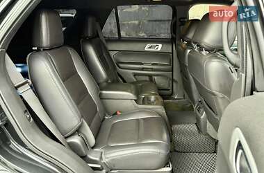 Позашляховик / Кросовер Ford Explorer 2013 в 