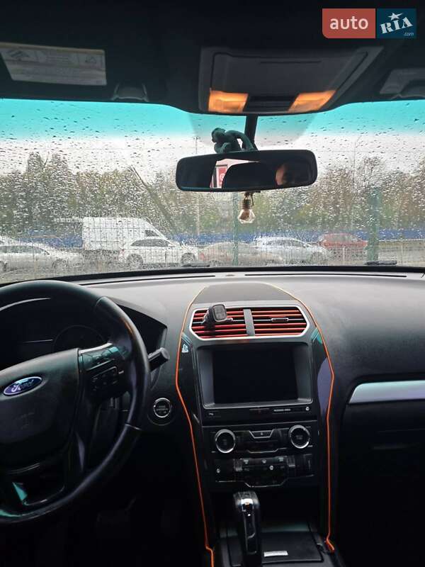 Позашляховик / Кросовер Ford Explorer 2016 в Києві