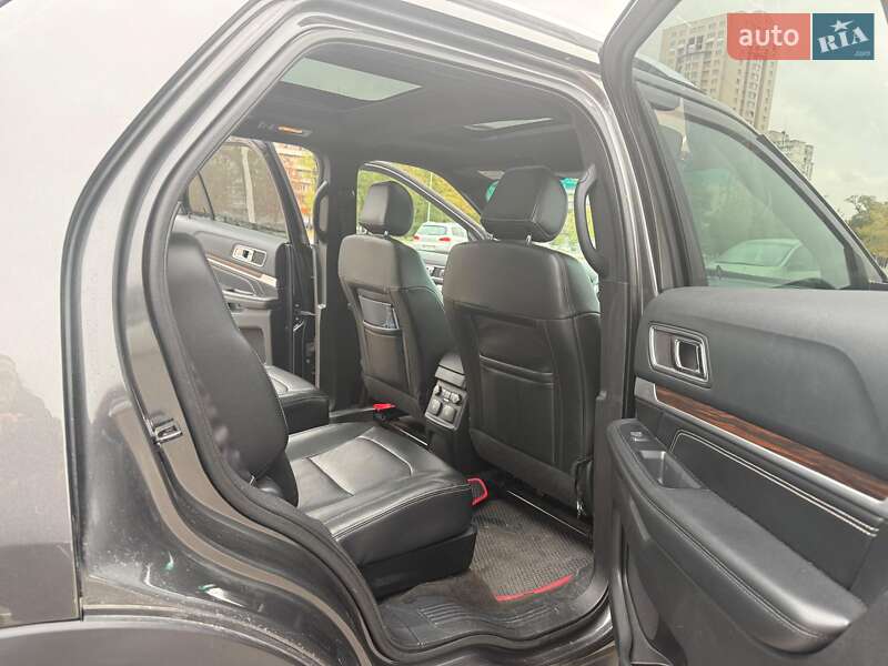 Позашляховик / Кросовер Ford Explorer 2015 в Києві