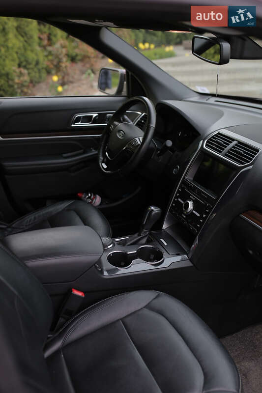 Внедорожник / Кроссовер Ford Explorer 2018 в Кременце