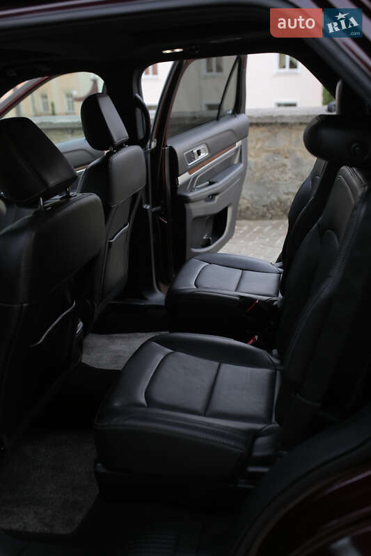 Внедорожник / Кроссовер Ford Explorer 2018 в Кременце