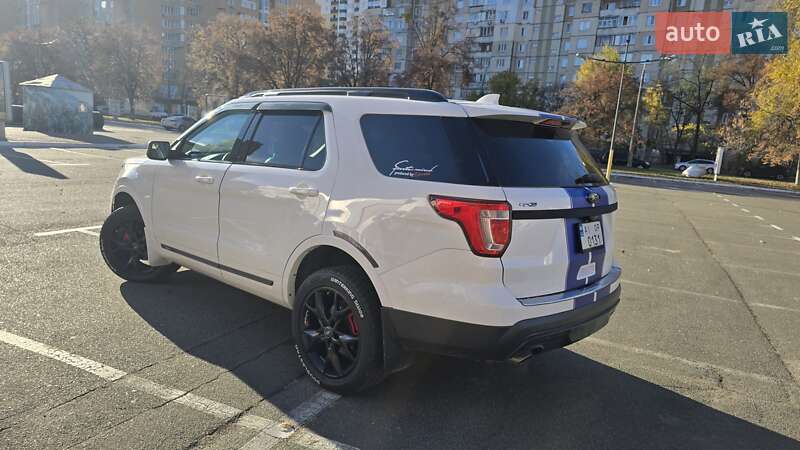 Позашляховик / Кросовер Ford Explorer 2016 в Броварах