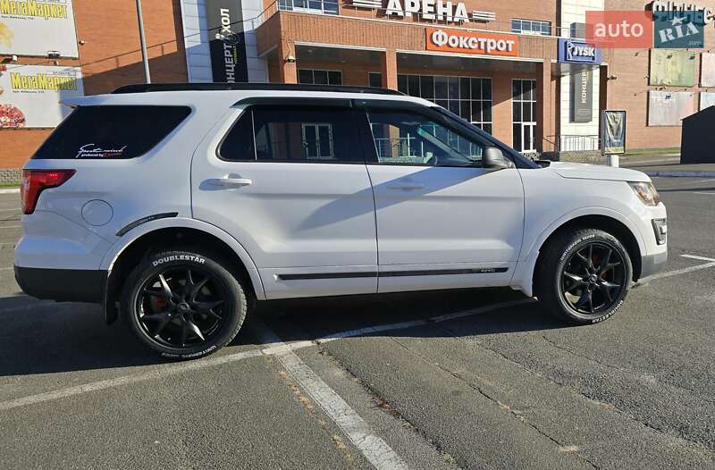 Позашляховик / Кросовер Ford Explorer 2016 в Броварах