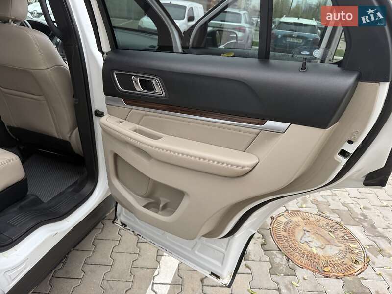 Позашляховик / Кросовер Ford Explorer 2016 в Києві фото 34 Позашляховик / Кросовер Ford Explorer 2016 в Києві