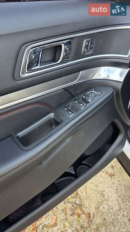 Позашляховик / Кросовер Ford Explorer 2016 в Ірпені