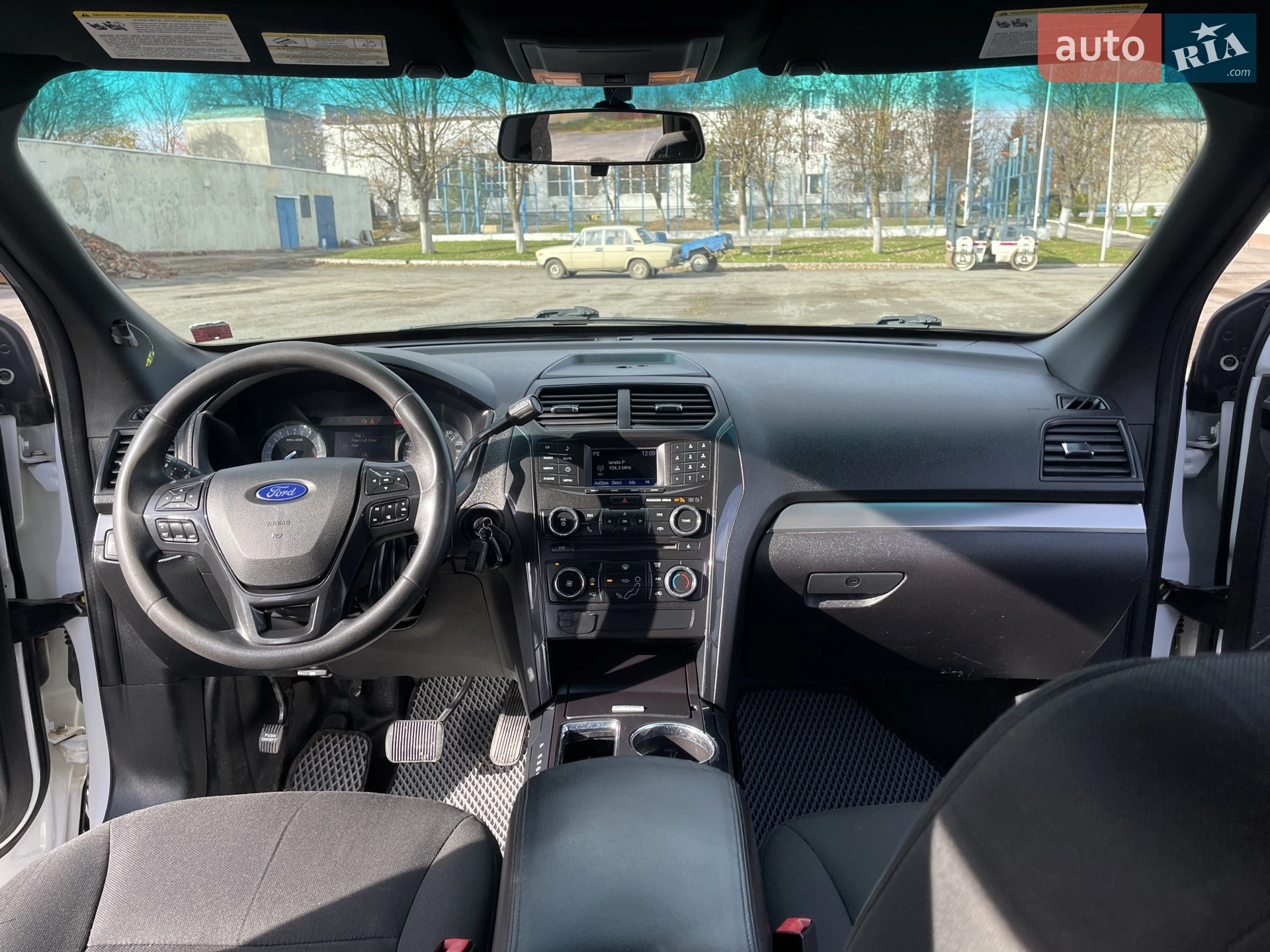 2015 Ford Explorer - мініатюра 4