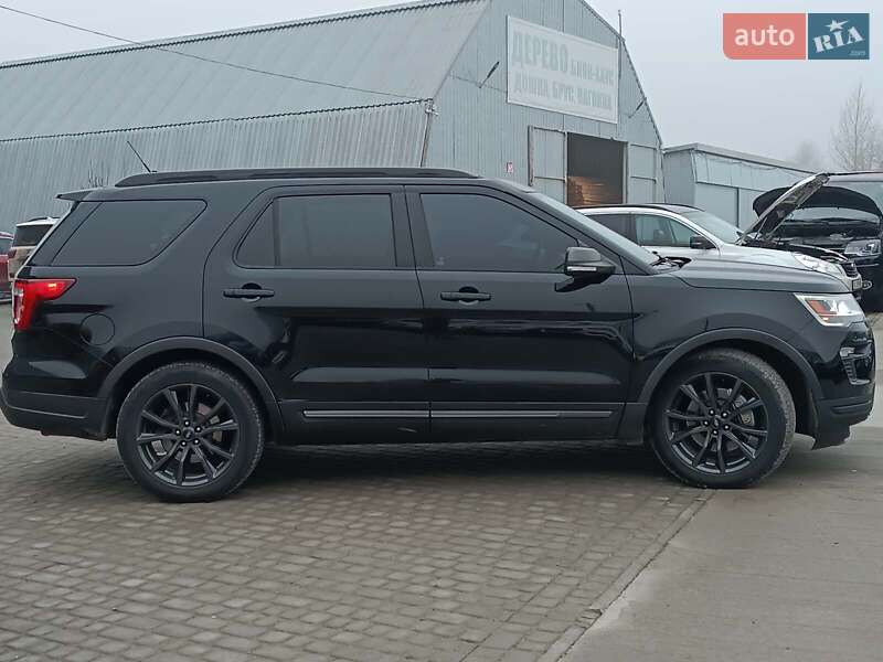 Позашляховик / Кросовер Ford Explorer 2018 в Львові