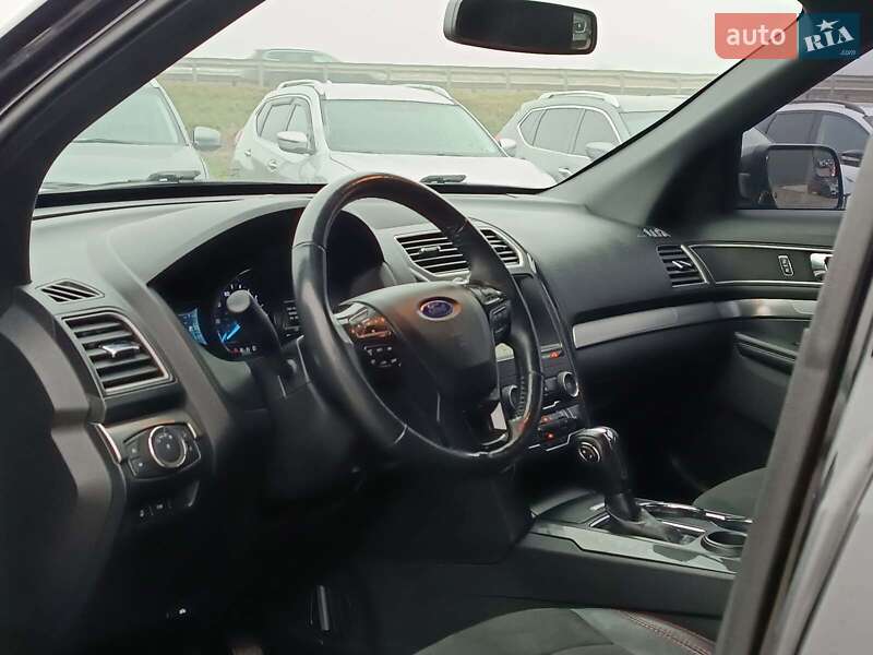 Позашляховик / Кросовер Ford Explorer 2018 в Львові