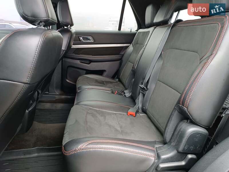 Позашляховик / Кросовер Ford Explorer 2018 в Львові