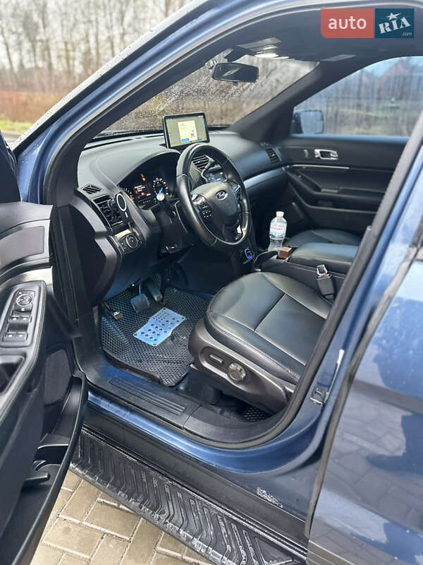 Позашляховик / Кросовер Ford Explorer 2017 в Ковелі