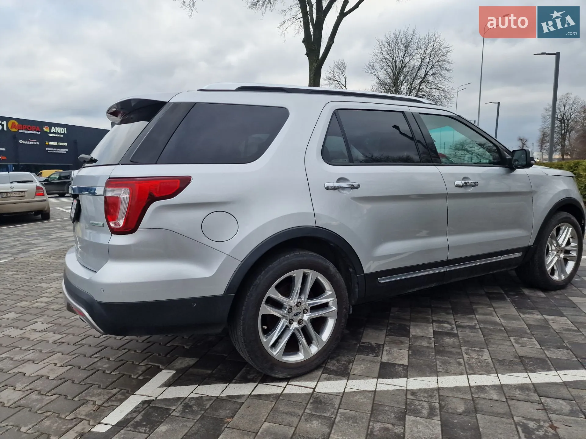 2016 Ford Explorer - мініатюра 16