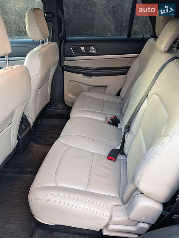 Позашляховик / Кросовер Ford Explorer 2017 в Черкасах