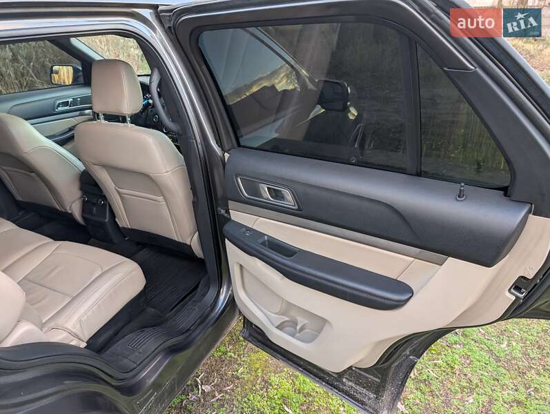 Позашляховик / Кросовер Ford Explorer 2017 в Черкасах