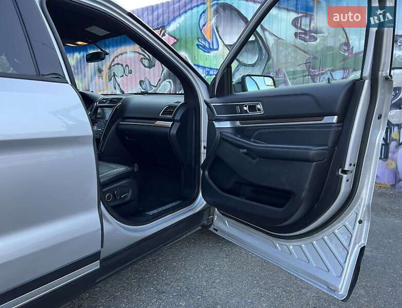 Внедорожник / Кроссовер Ford Explorer 2016 в Ковеле