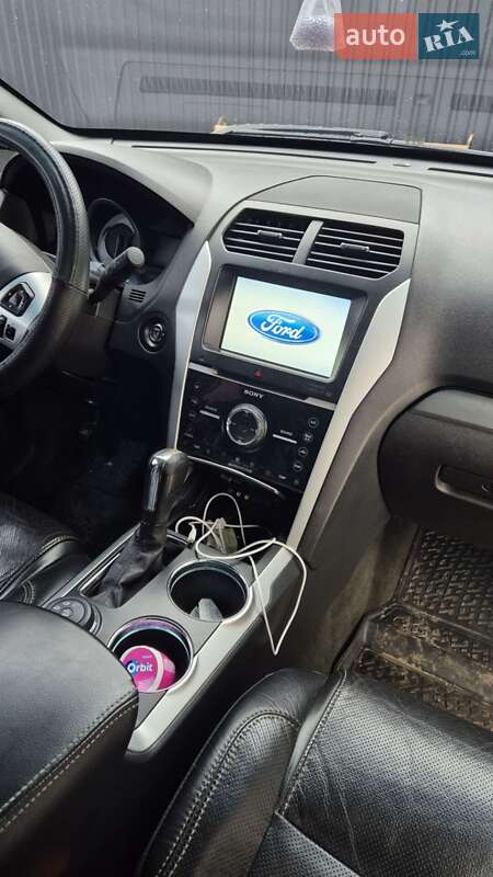 Позашляховик / Кросовер Ford Explorer 2013 в Первомайську