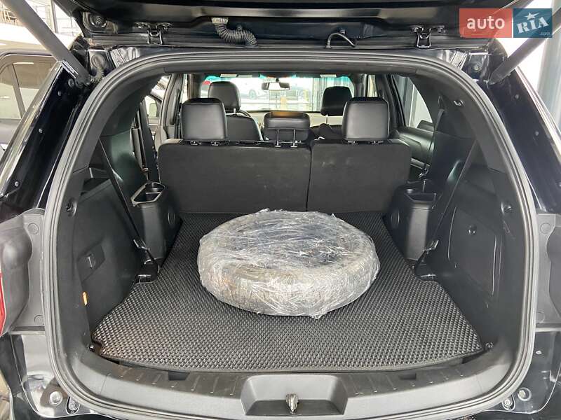 Внедорожник / Кроссовер Ford Explorer 2016 в Виннице