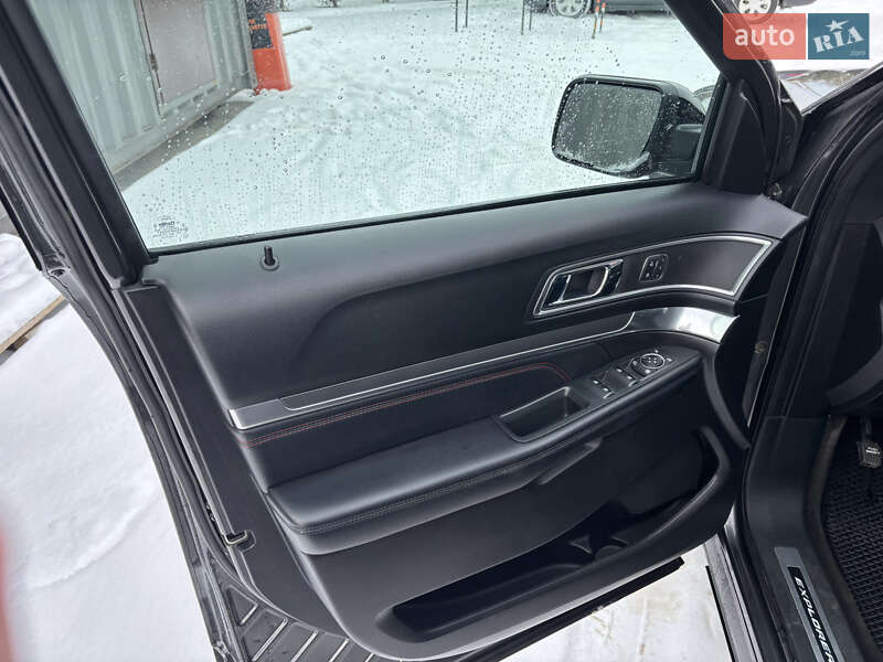 Внедорожник / Кроссовер Ford Explorer 2017 в Полтаве