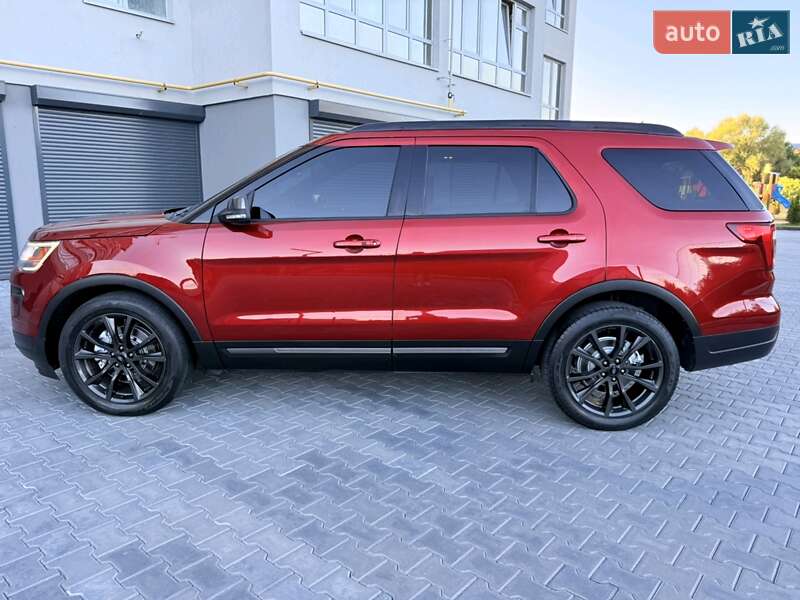 Позашляховик / Кросовер Ford Explorer 2018 в Шепетівці