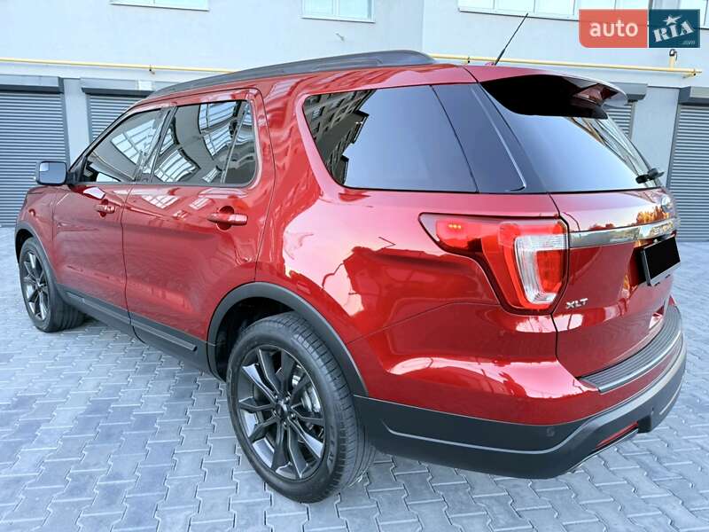 Позашляховик / Кросовер Ford Explorer 2018 в Шепетівці