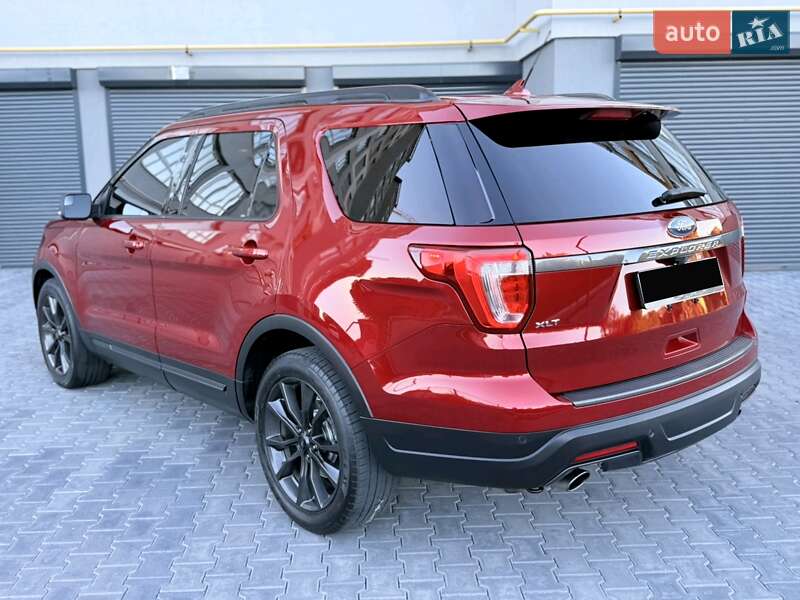 Позашляховик / Кросовер Ford Explorer 2018 в Шепетівці