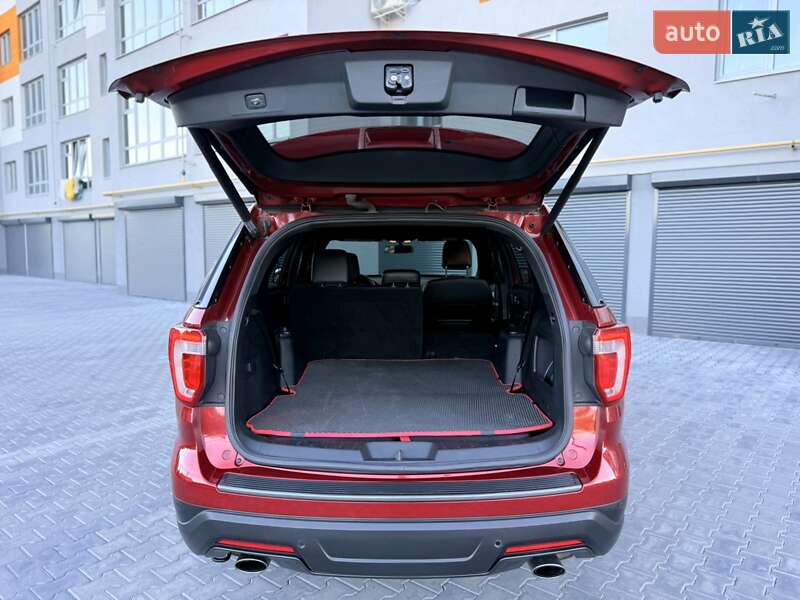 Позашляховик / Кросовер Ford Explorer 2018 в Шепетівці