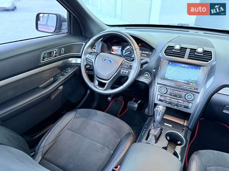 Позашляховик / Кросовер Ford Explorer 2018 в Шепетівці