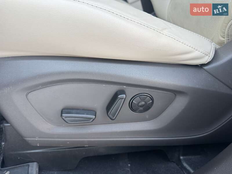 Внедорожник / Кроссовер Ford Explorer 2022 в Киеве